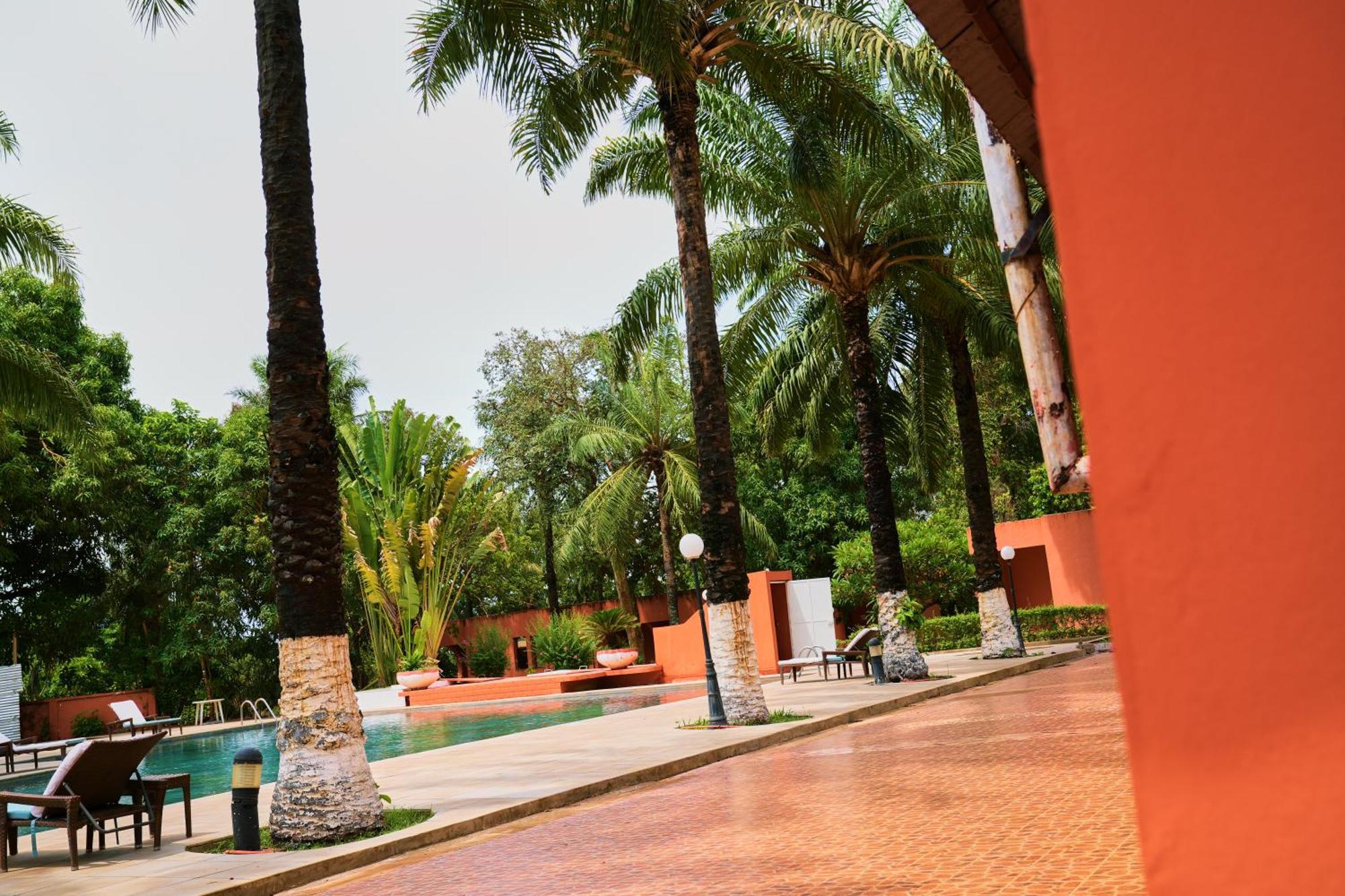 Dunia Hotel Bissau Buitenkant foto