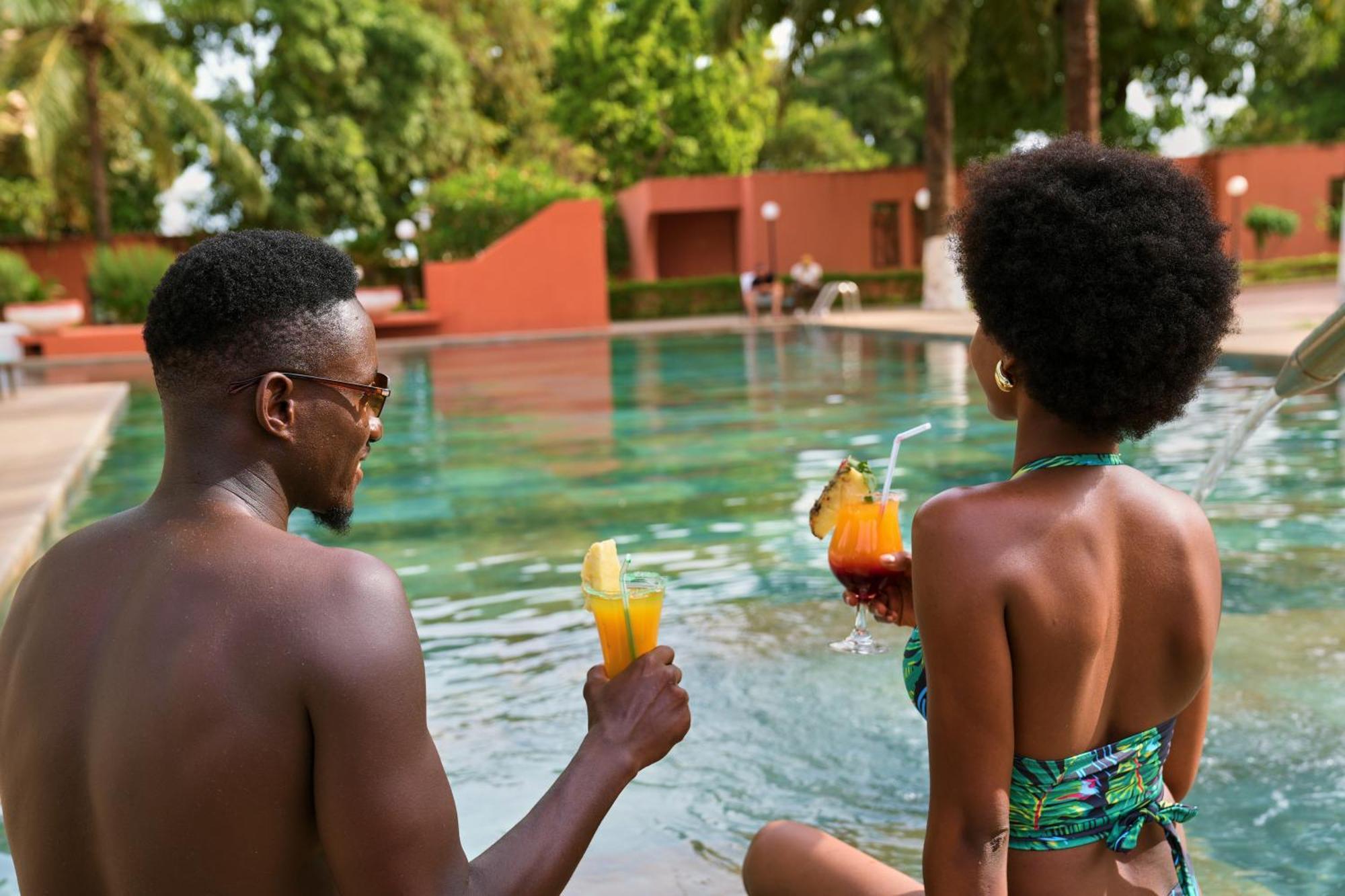 Dunia Hotel Bissau Buitenkant foto