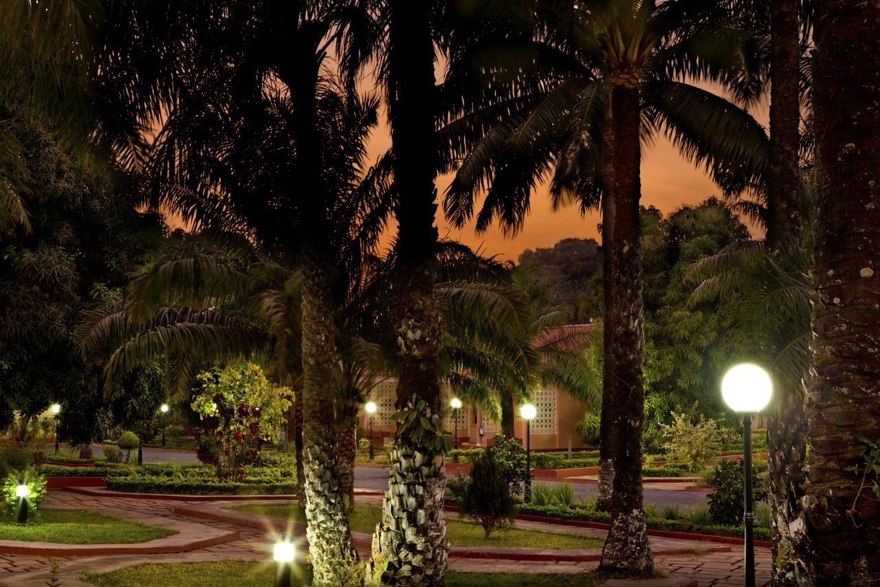 Dunia Hotel Bissau Buitenkant foto
