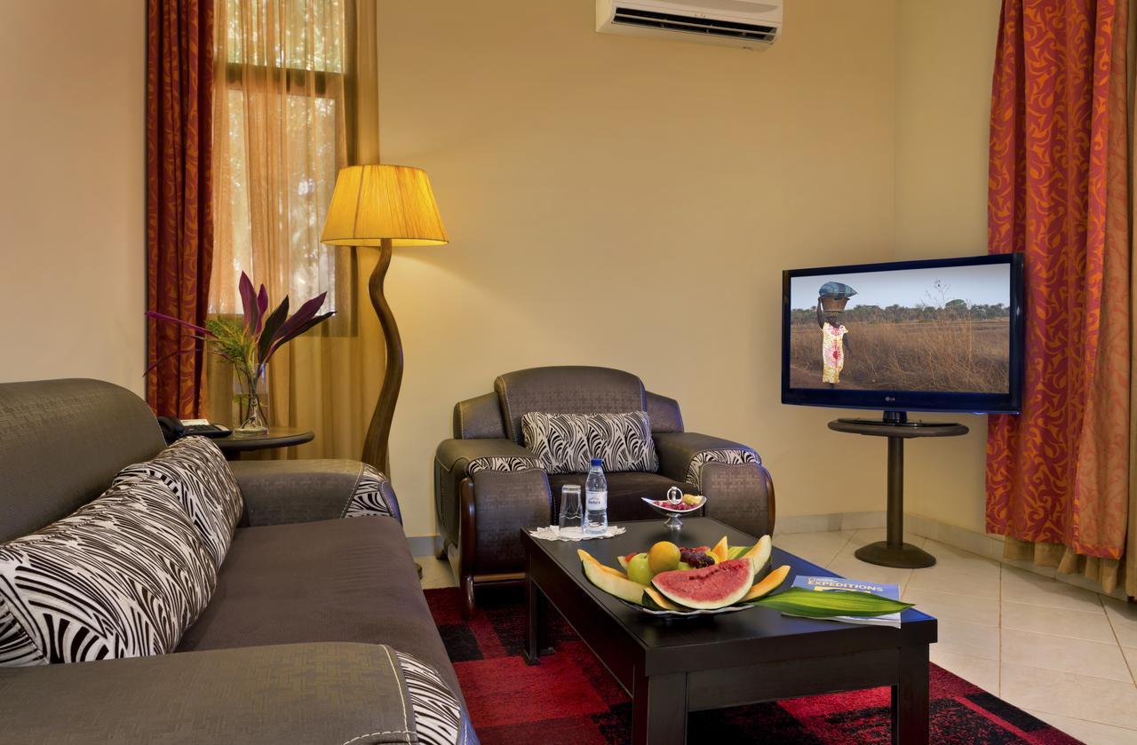 Dunia Hotel Bissau Buitenkant foto