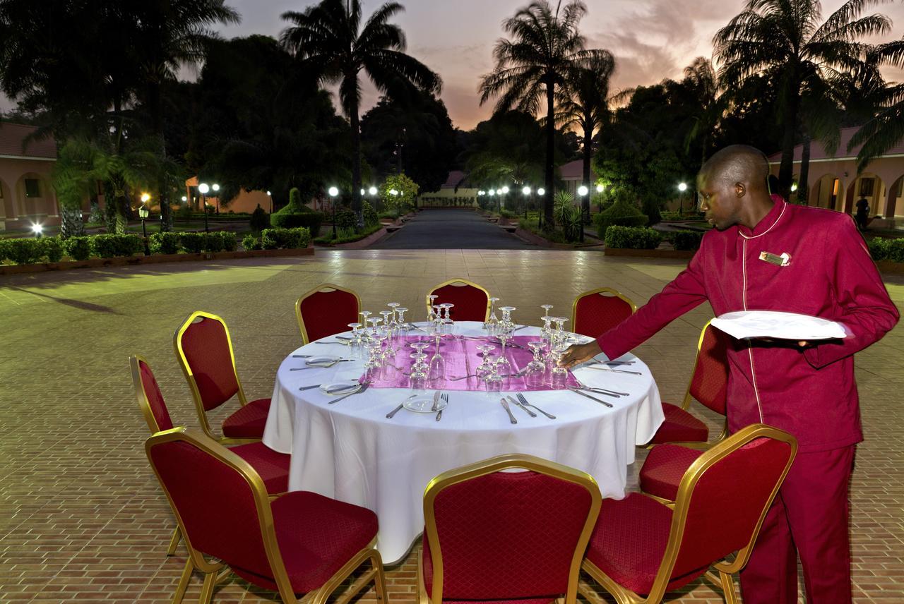 Dunia Hotel Bissau Buitenkant foto
