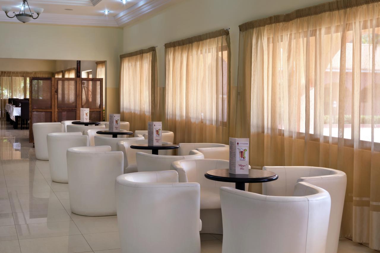 Dunia Hotel Bissau Buitenkant foto