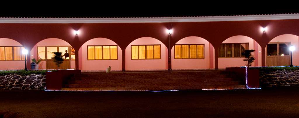 Dunia Hotel Bissau Buitenkant foto