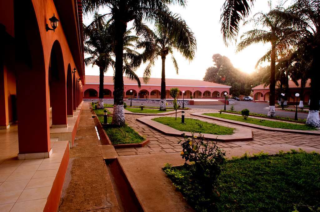Dunia Hotel Bissau Buitenkant foto